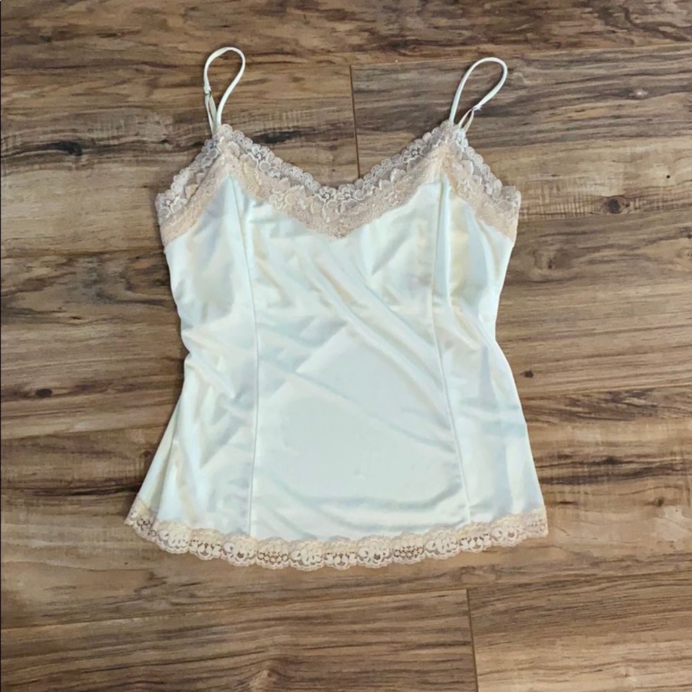 The limited yellow lace tank top